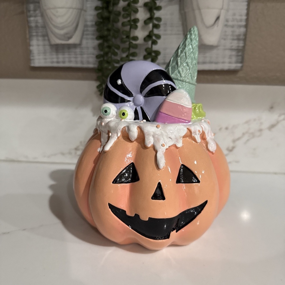 Pumpkin Sweet Treat Halloween Decor